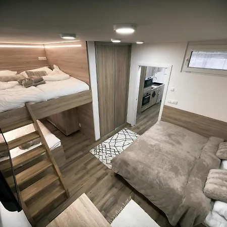 U Kralika: Central Apartments with Bobsleigh Track Access Dolni Morava Exterior photo