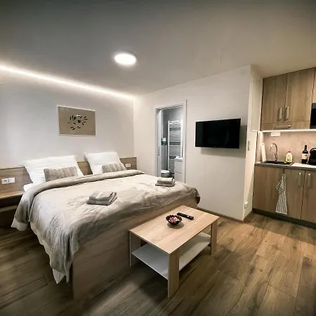 U Kralika: Central Apartments with Bobsleigh Track Access Dolni Morava Exterior photo